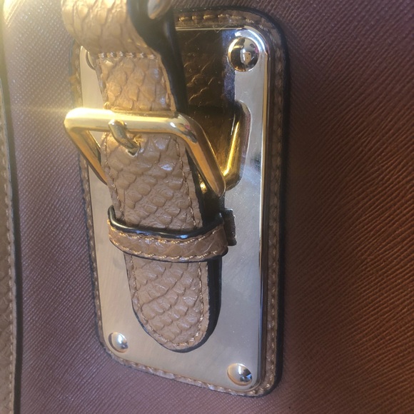 Tan and gold hand bag - Picture 6 of 8